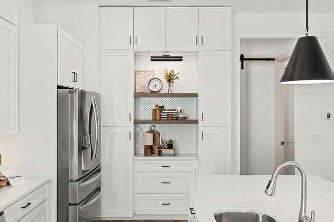 Building Photo - COLLEGE PARK EXECUTIVE HOME