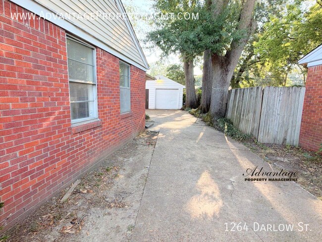 Building Photo - 1264 Darlow St