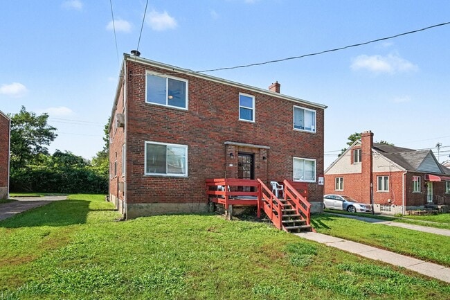 Building Photo - 629 Maple Dr