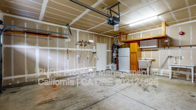 Building Photo - 121 Porterfield Creek Dr