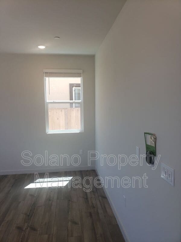 Building Photo - 2940 Sugar Pne St