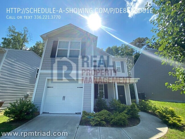 Building Photo - 3 Bedroom / 2.5 Bath Home Available Now!