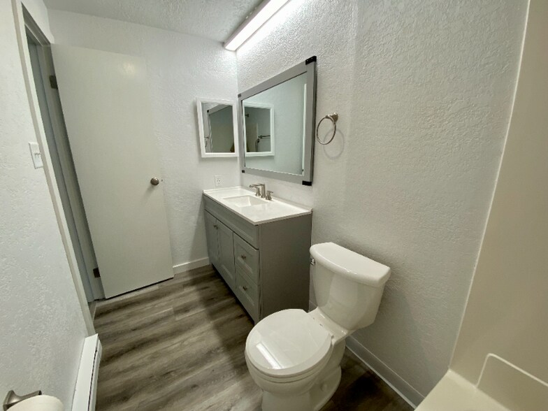 Building Photo - 1131 Spencer St