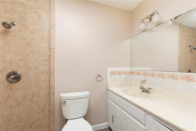 Building Photo - 39 Pecan Ave