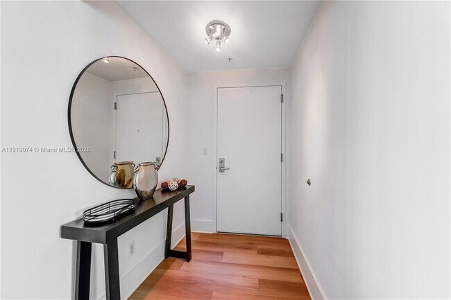 Building Photo - 601 NE 36th St