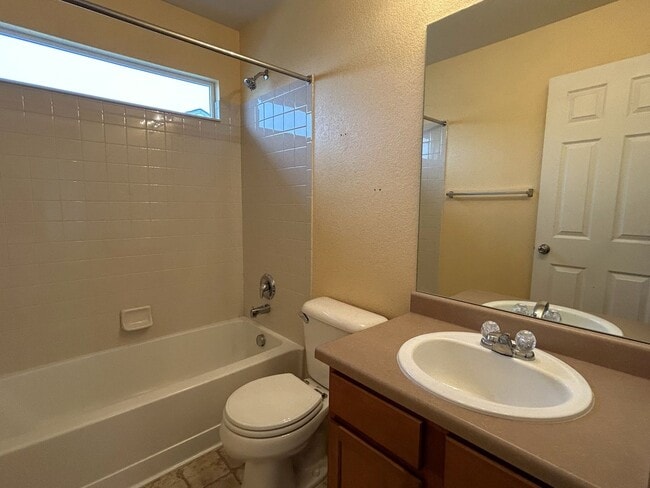 Building Photo - 2145 Clipper Way