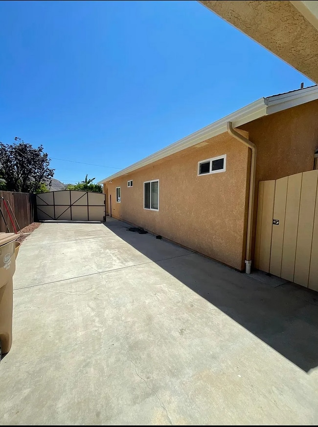 Building Photo - 341 Franklin Ln