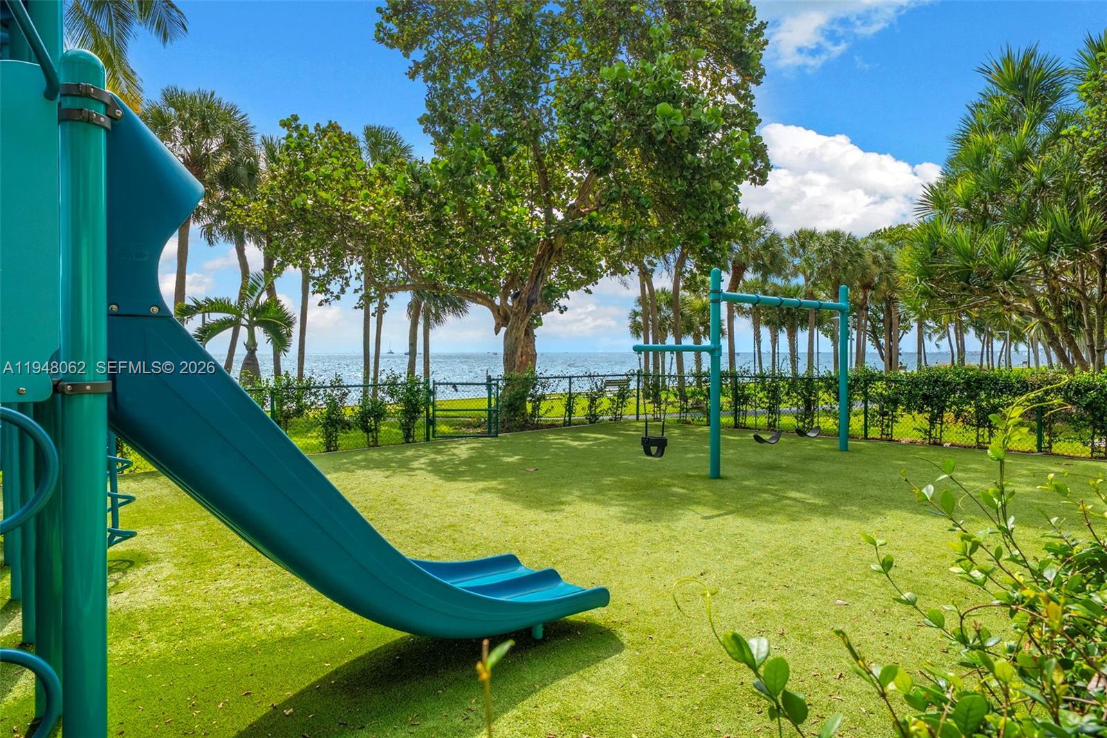 Building Photo - 3 Grove Isle Dr