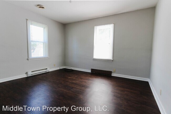 Building Photo - 3 br, 1 bath House - 2312 N Rosewood Ave