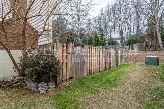 Building Photo - 5328 Larochelle Ct