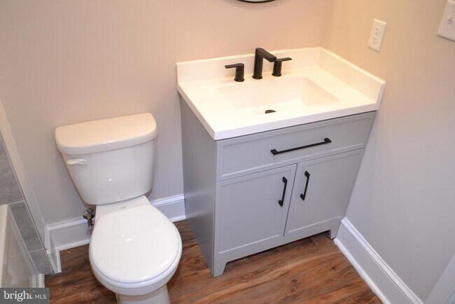 Building Photo - 200 W All Saints St