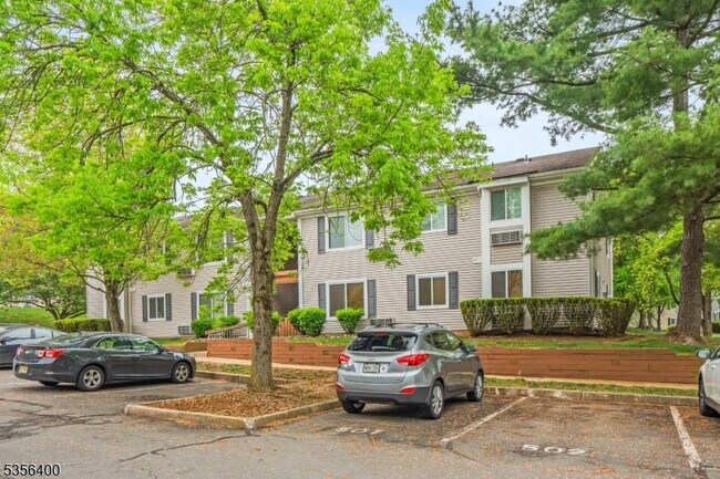 Building Photo - 43 Bolton Ct