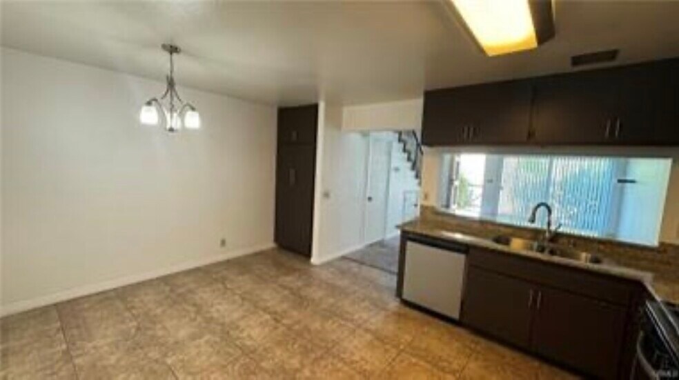 Building Photo - 1107 W Francis St