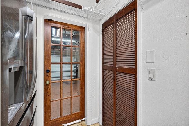 Building Photo - 2060 Tropic Isle
