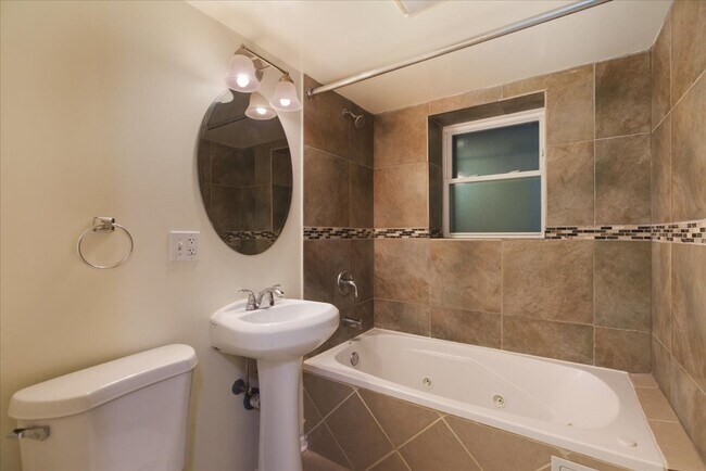 Building Photo - 54 E 50th St