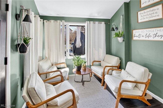 Building Photo - 10903 Parkhurst Dr