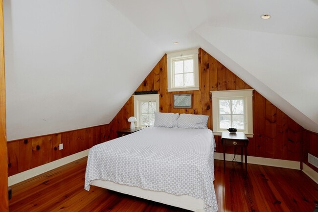 Building Photo - 369 Ethan Allen Hwy