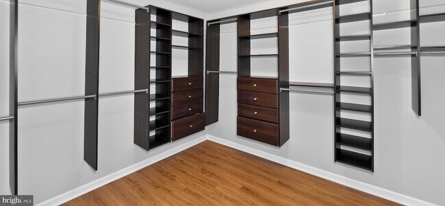 Building Photo - 6933 Sandy Creek Ct