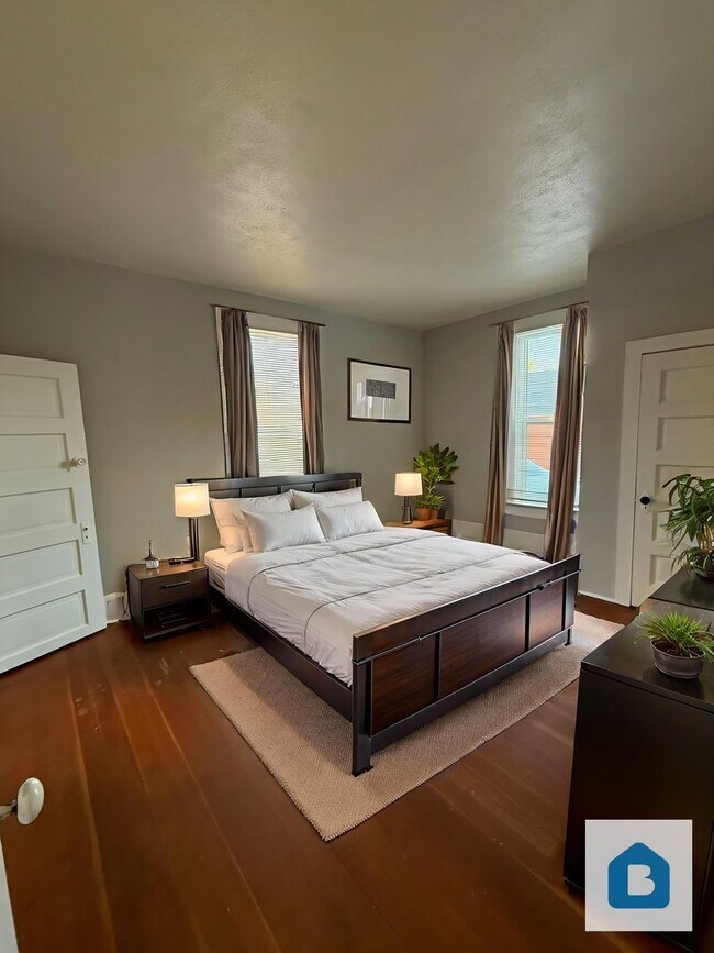 Building Photo - 613 N Cascade Ave