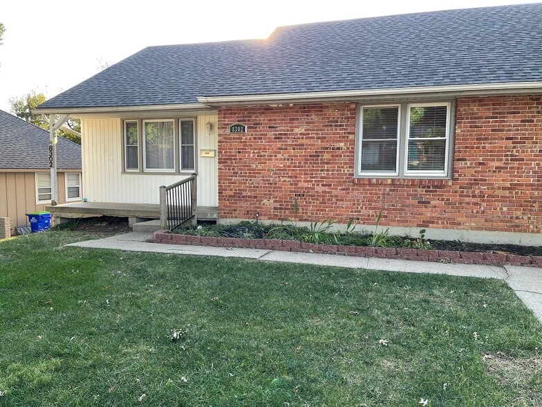 Building Photo - 8302 Travis Ln