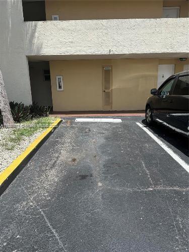 Building Photo - 8810 Fontainebleau Blvd
