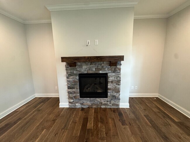 Building Photo - 12618 Myrtle Ridge Ln