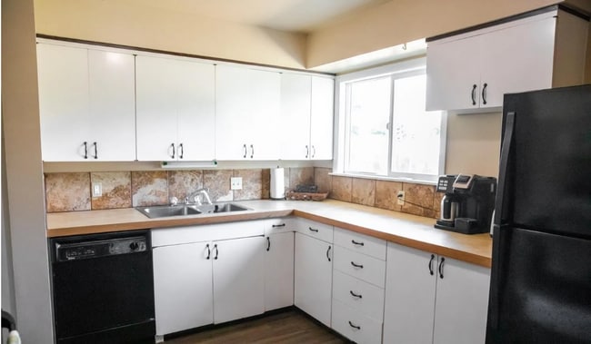 Building Photo - 1609 N Plateau Ave