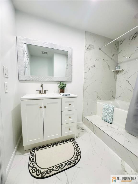 Building Photo - 16 Gerard Pl