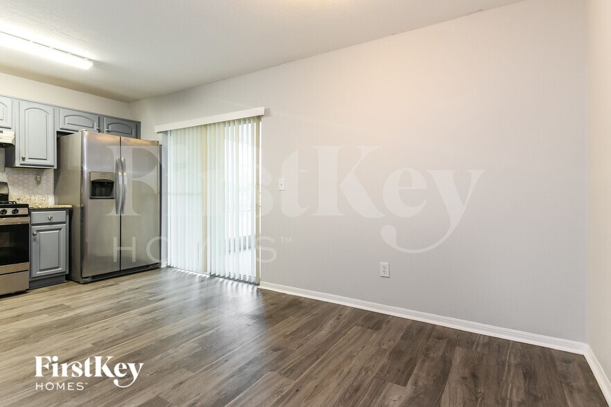 Building Photo - 3796 Huntwicke Blvd