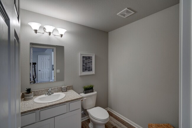 Building Photo - 607 McKay Way