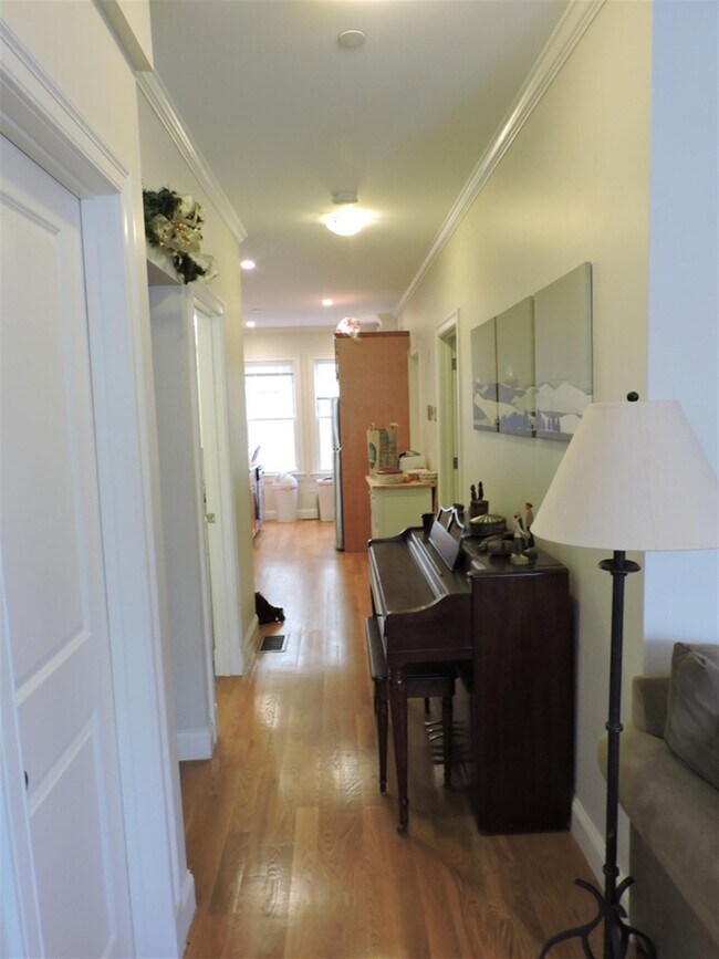 Building Photo - 7 Marney St