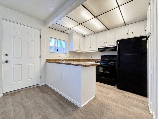 Building Photo - 40215 Harris Ln