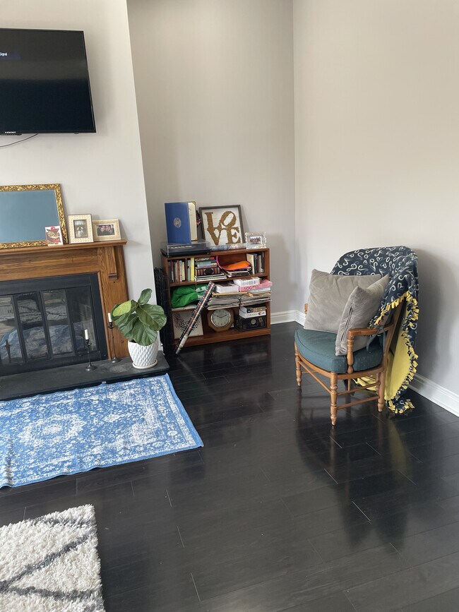 Building Photo - 1304 Liverpool St