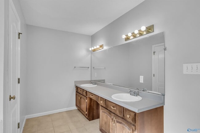 Building Photo - 212 Warfe Ct