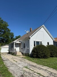 Building Photo - Three-Bedroom Home located in Oshkosh