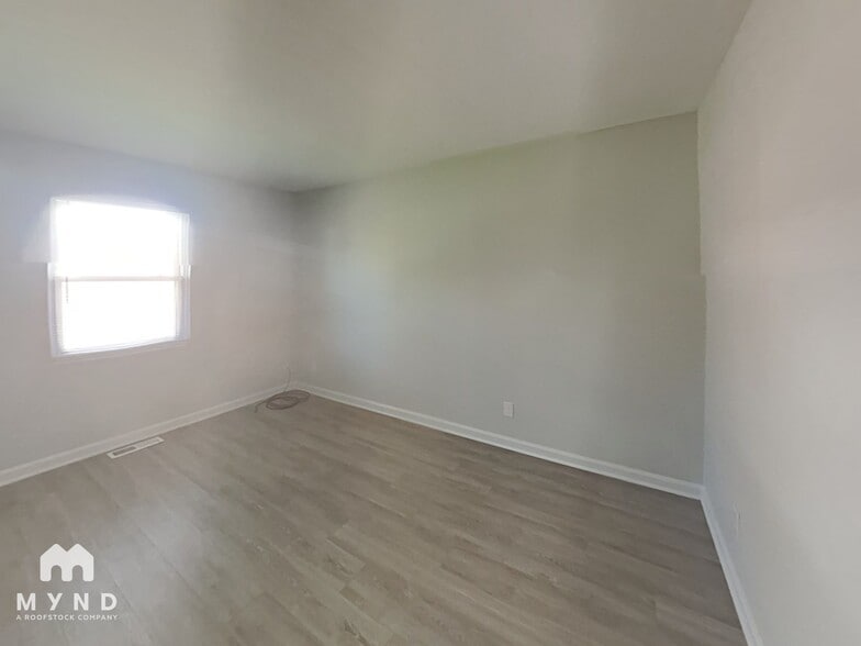 Building Photo - 2417 Dearborn Dr