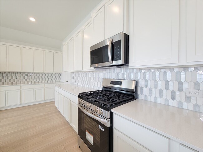 Building Photo - 17850 Aile Pierre Pass