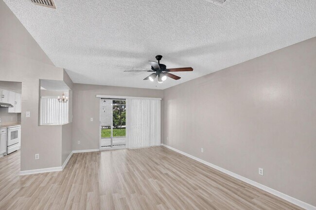 Building Photo - 5314 Sapphire Valley