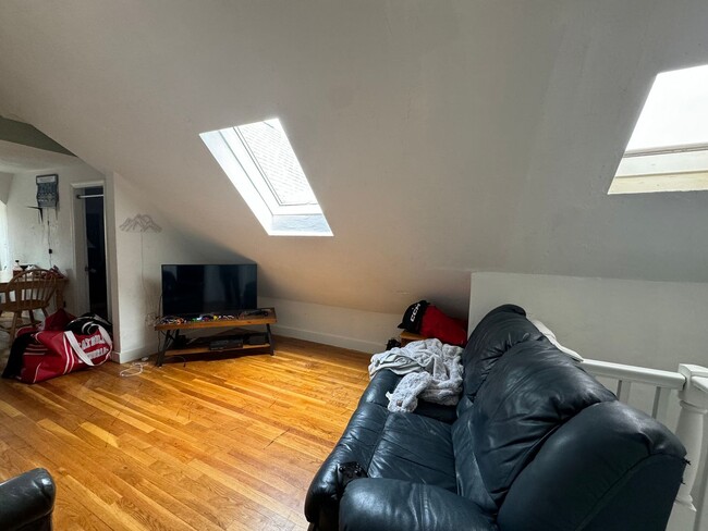 Building Photo - The Best Home in Brighton