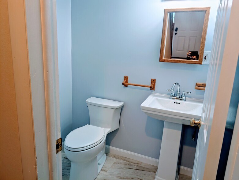 Building Photo - 8856 Youngsea Pl