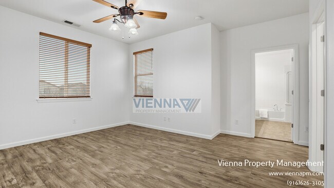 Building Photo - 3033 Ardley Dr