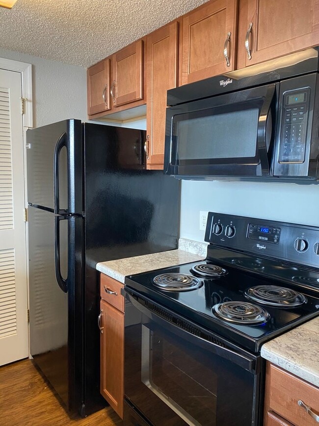 Building Photo - wh302