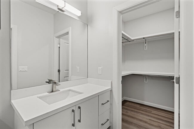 Building Photo - The Coves at Weslaco