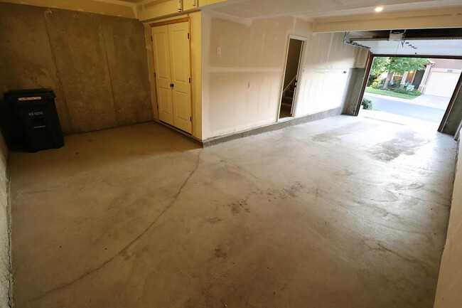 Building Photo - 14919 Ox Cart Ln