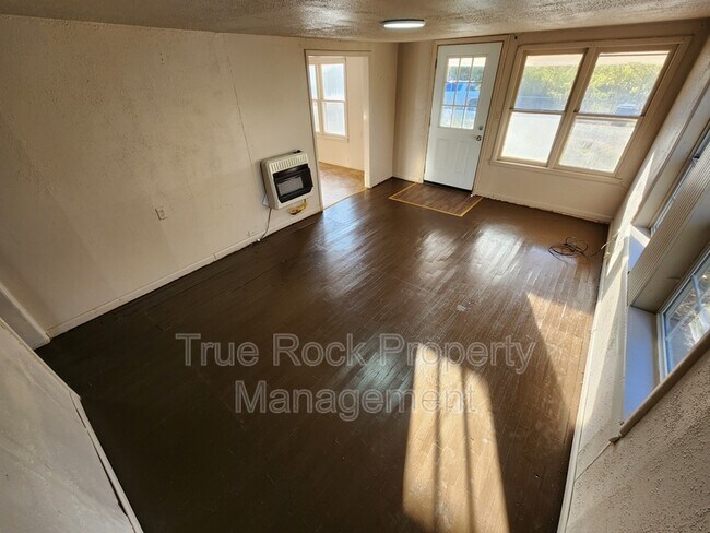 Building Photo - 102 W 7th