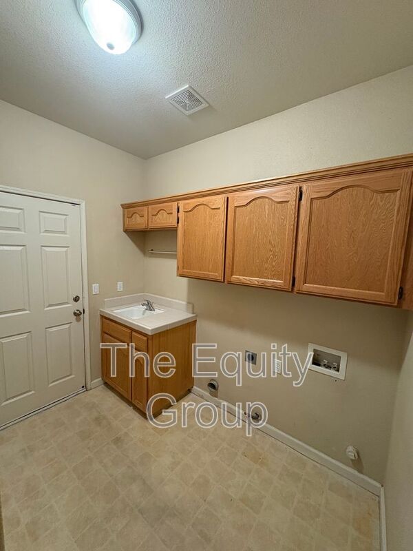 Building Photo - 524 Mallard Ave