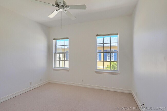 Building Photo - 343 Flamingo Dr