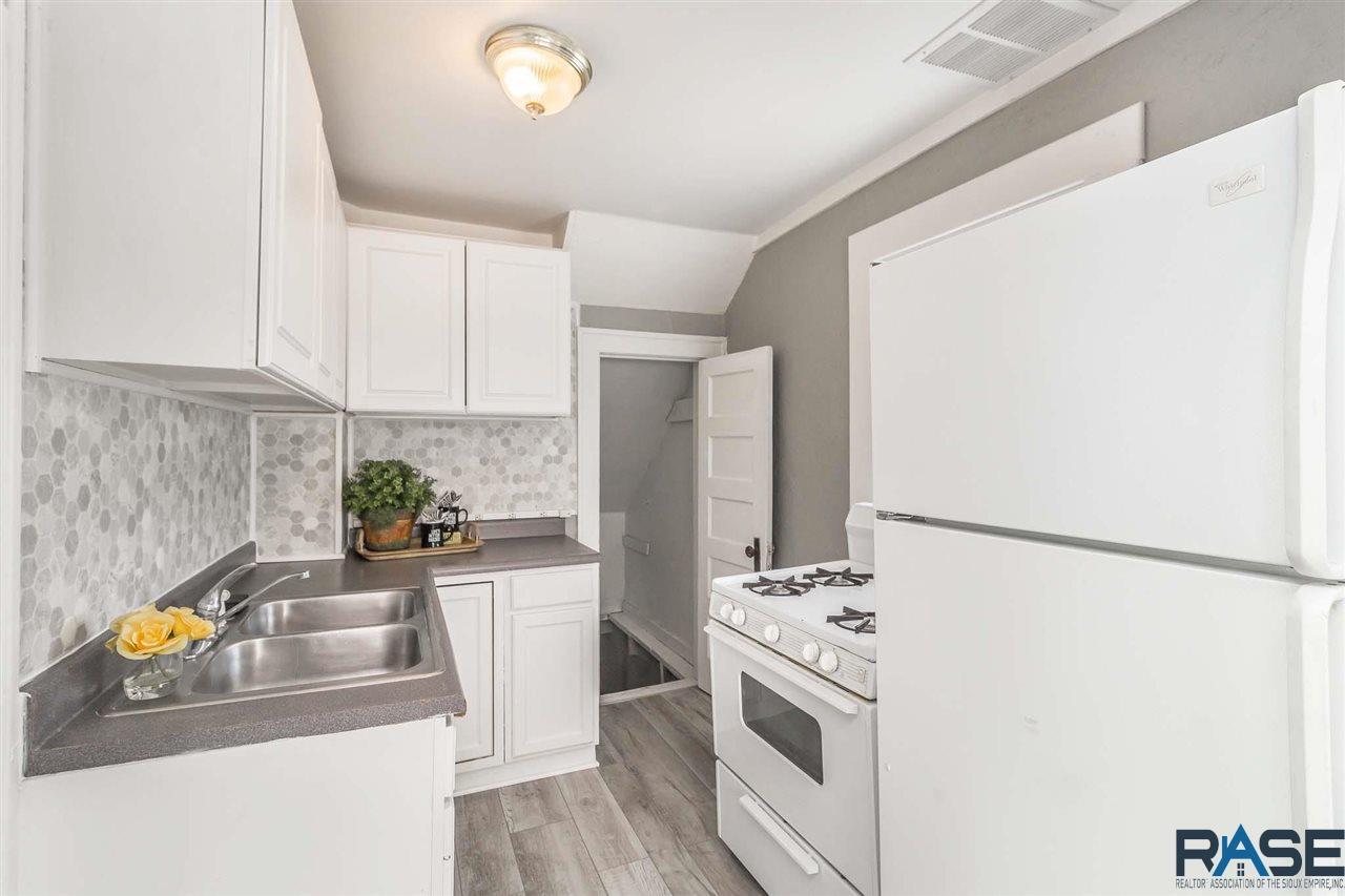 Kitchen - 926 N Walts Ave