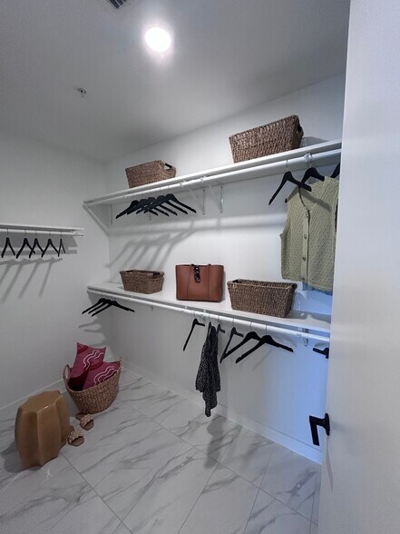 Building Photo - 2362 NE 172nd St