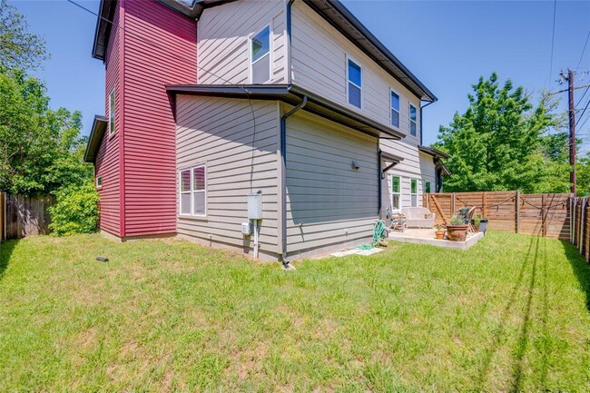 Building Photo - 2921 Prado St
